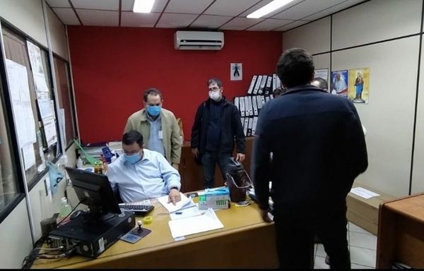 Fiscalía allana oficinas y depósitos de la Dinac en forma simultánea