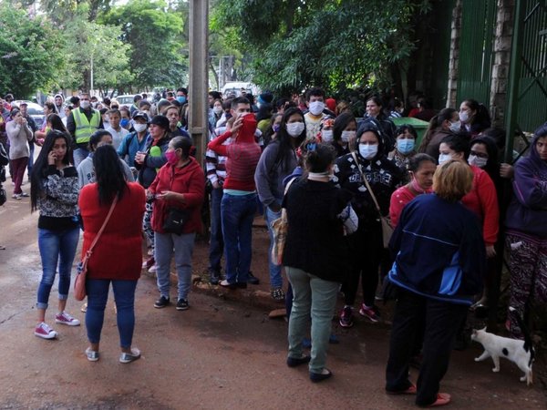 Esteños se movilizan en reclamo de provisión de alimentos en CDE