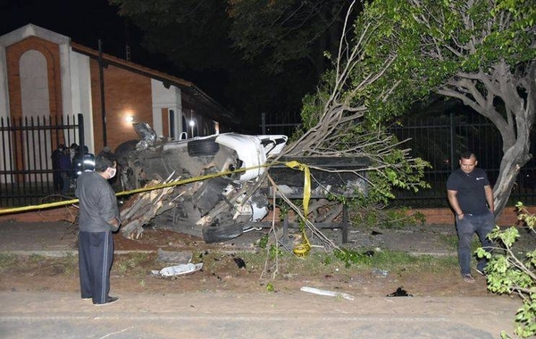 HOY / Un muerto y una mujer herida tras accidente en San Antonio