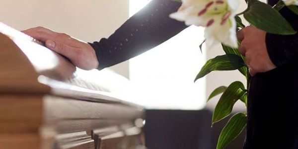 FALLECIÓ UNA MUJER Y HAY 161 CONTAGIADOS