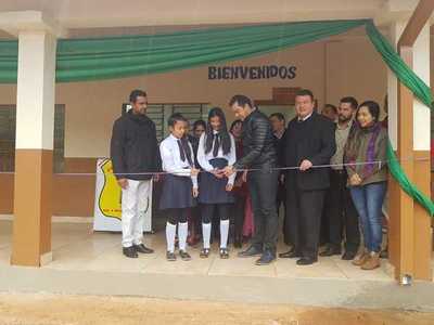 Intendente de CDE inaugura obras “AJENAS” y torneo de fútbol
