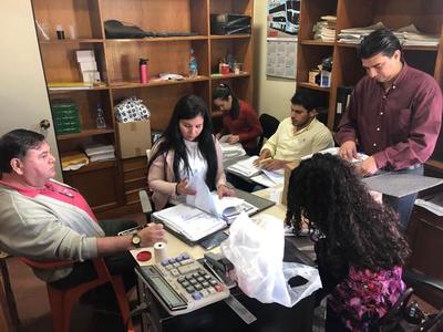 Intendente Prieto interpreta a su “ANTOJO” normas legales para recuperar terminal de ómnibus