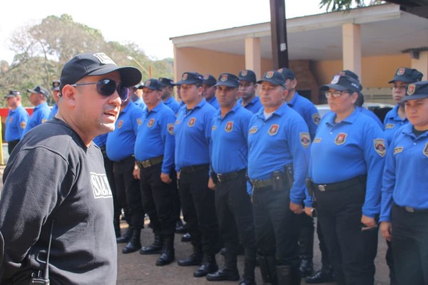 Intendente de CDE destaca como un “LOGRO” compra de UNIFORMES nuevos para “ZORROS”