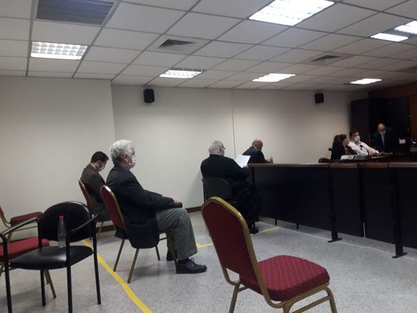 Camilo “tiene fiebre” y el juicio por los Coquitos volvió a ser suspendido - Nacionales - ABC Color