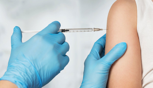 Habilitan vacunación a domicilio contra la Influenza