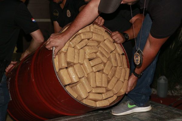 Agentes de Senad incautan tractocamión con marihuana