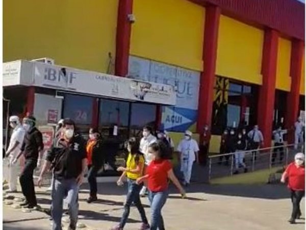 Amenaza de bomba en hipermercado Luisito