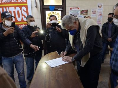 Municipalidad de Pedro Juan entrega G. 2.500 millones al Consejo de Salud