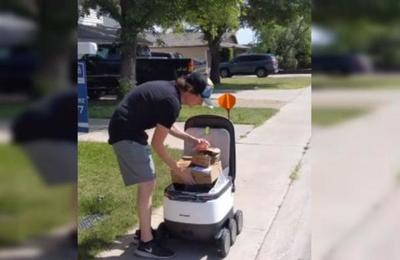 Pizzería y supermercado utilizan robots para hacer delivery sin romper la distancia social - C9N