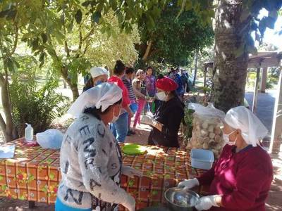 Gobernador de Paraguarí agradece a expresidente Cartes donación de 6.000 kilos de alimentos - ADN Paraguayo