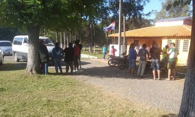 Vecinos de dos cementerios impiden inhumación de mujer fallecida por problemas respiratorios - ADN Paraguayo