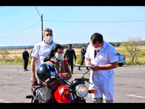 ENTREGA DE INSUMOS A LAS BARRERAS SANITARIAS POR PARTE DE LA GOBERNACIÓN DE ITAPÚA