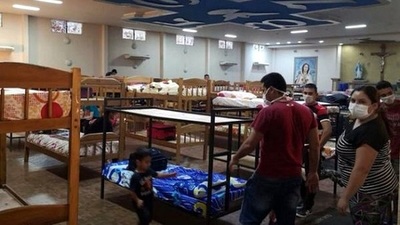 Roban toallas, sábanas y hasta frazadas de refugios para cuarentena