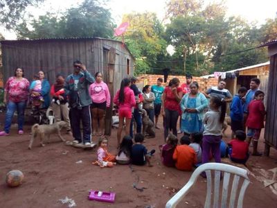 Vecinos de San Antonio reclaman ayuda y dicen que ya no tienen nada que comer - Nacionales - ABC Color