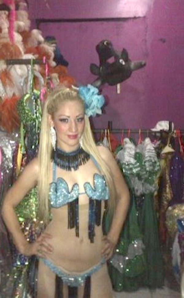 Bailarina en Bolivia cuenta que come solo pan duro con arroz | Crónica