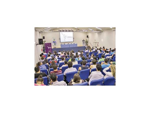 Estudiantes en Foz no pueden volver al país