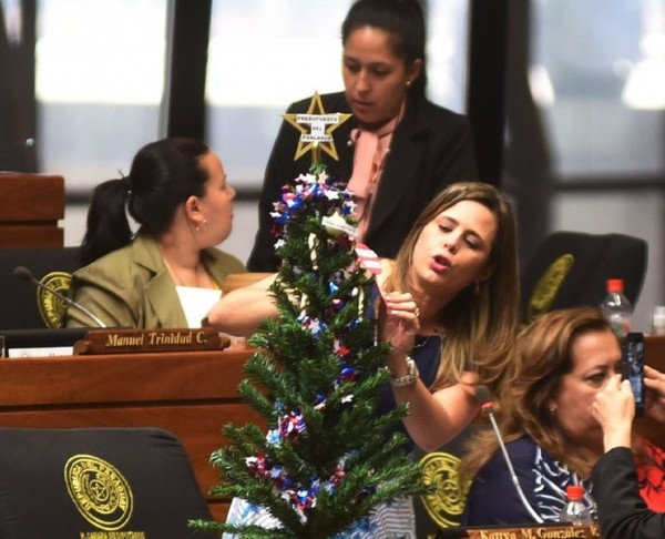 Kattya González afirma que se tiene la brillante oportunidad para suprimir el Parlasur