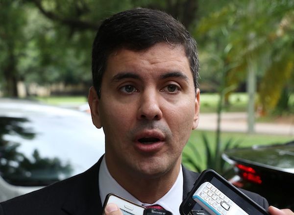 Peña lamenta burocracia para asistir a sectores vulnerables