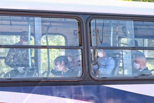 Bajan e instan a compra de tapabocas a pasajeros sobre Mcal. López