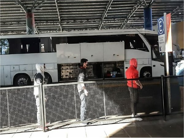 Ingresan al país todos los compatriotas varados en el Puente de la Amistad