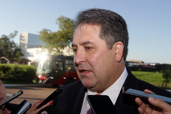 Melgarejo 'hizo ganar' licitación a un consorcio que no existía, denuncia diputada