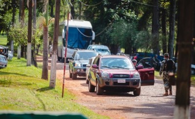 Otras 60 personas ingresaron al país y 100 llegaron al puente