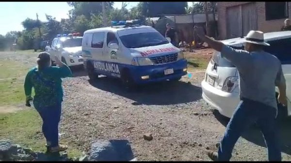POBLADORES DE CNEL. OVIEDO IMPIDIERON ENTIERRO DE UNA MUJER «PORQUE TIENE CORONAVIRUS»