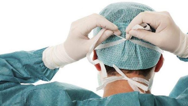 Profesionales de blanco se enferman por falta de equipamientos en la pandemia