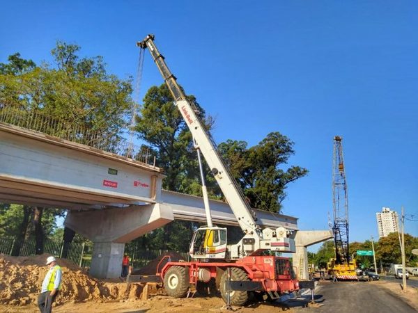 Corredor Vial Botánico avanza con el izamiento de vigas en el viaducto » Ñanduti