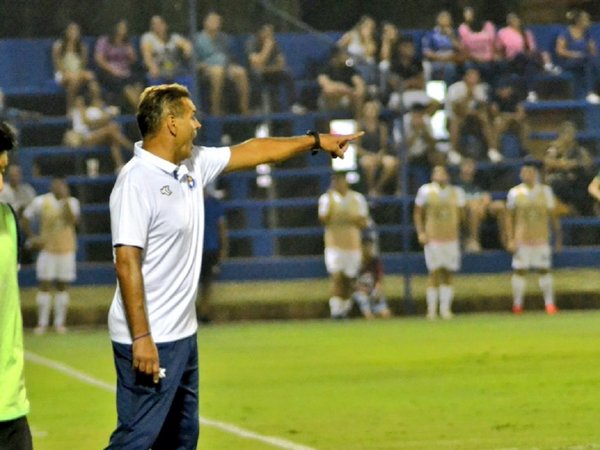 Luis Islas "agradece" por estar en "un club fantástico" en momento de coronavirus