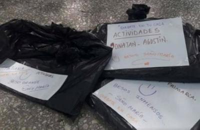Profesora recorre más de 10 kilómetros para entregarle la tarea a sus alumnos sin internet - SNT