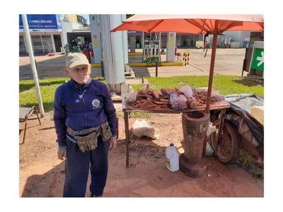 Intentaron estafar a un abuelito vendedor de yuyos