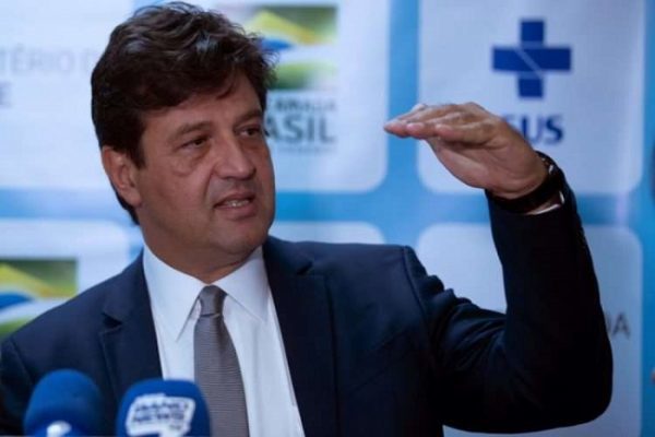 Renuncia ministro de Salud de Brasil