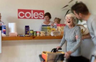 Cuarentena: recrean un almacén en la casa para que la abuela con alzheimer haga sus compras  - C9N
