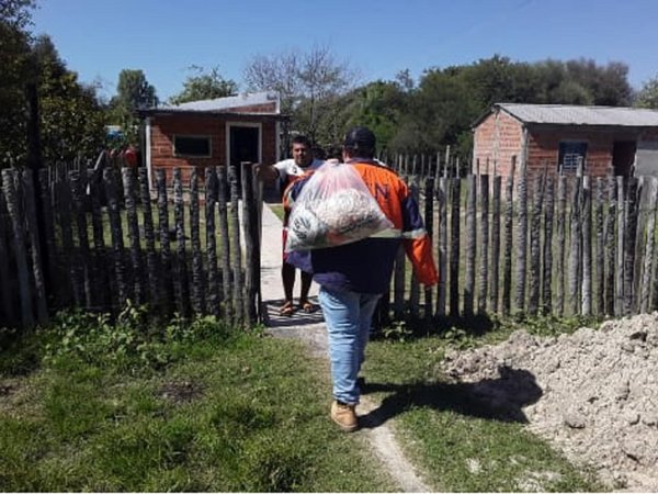 Realizan entrega de víveres en Puerto Casado e insisten con no aglomeración