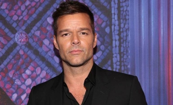 HOY / Ricky Martin graba con su móvil su nuevo vídeo musical