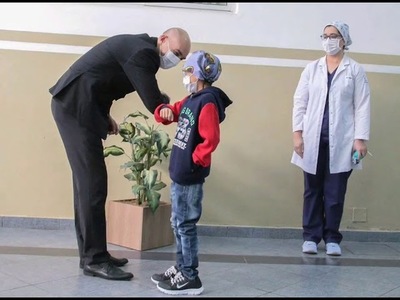 DAN DE ALTA A NIÑO DE 10 AÑOS TRASPLANTADO DEL CORAZÓN EN CUARENTENA
