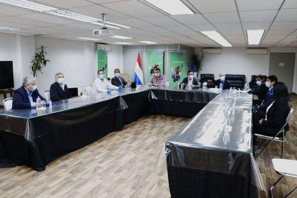 Petta anunció que no habrá más clases presenciales este año