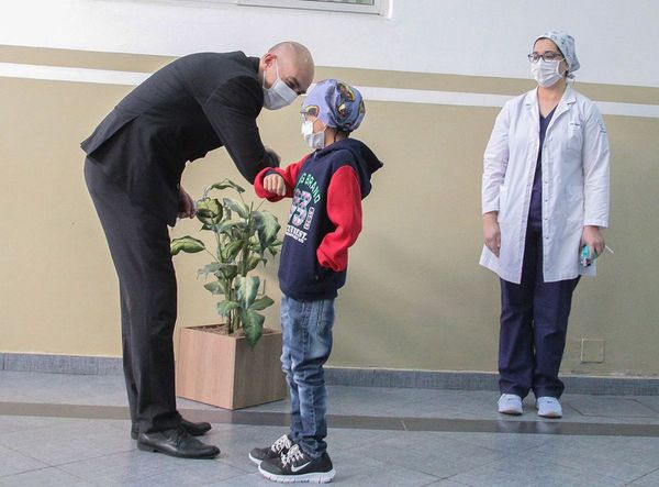 Niño con trasplante salió de alta ayer