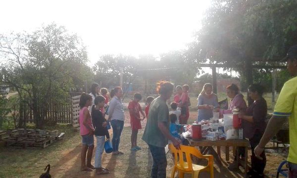 Madres claman alimentos para dar a unos 190 niños