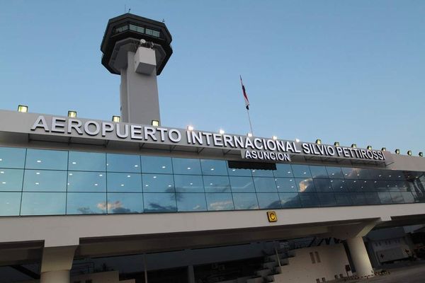 Llegó avión con insumos médicos donados por Taiwan