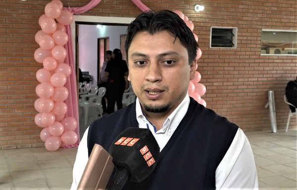 Gobernador de Boquerón sustituye a Secretario de Salud durante investigación