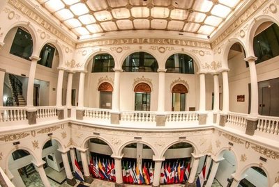 A través de videoconferencias diplomáticos compartirán experiencias y asistencia a connacionales - .::RADIO NACIONAL::.