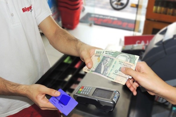 Billetes y monedas pueden ser fuente de contagio con el coronavirus, advierte Salud Pública - ADN Paraguayo
