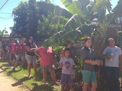 Amigos dan de comer a 200 niños día de por medio y piden donaciones