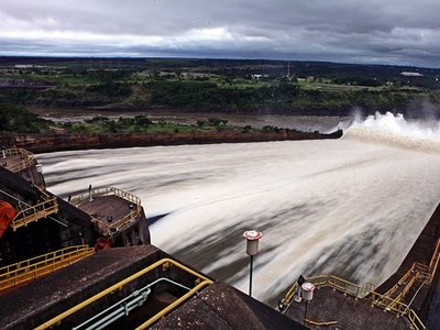 Admiten imputación contra sindicalistas que amenazaron parar Itaipú