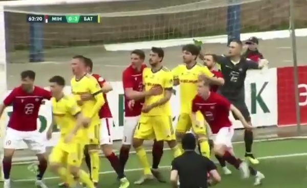Tremendo gol olímpico en Bielorrusia