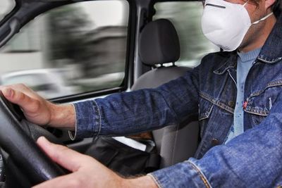 ¿Es excesivo o sensato llevar mascarilla mientras se conduce? - Estilo de vida - ABC Color