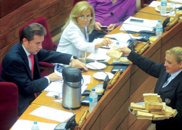 Senado da media sanción a fin de privilegios en Estado | Noticias Paraguay