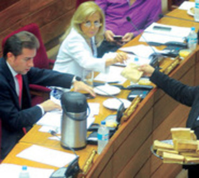 Senado aprueba cese de privilegios - Paraguay.com